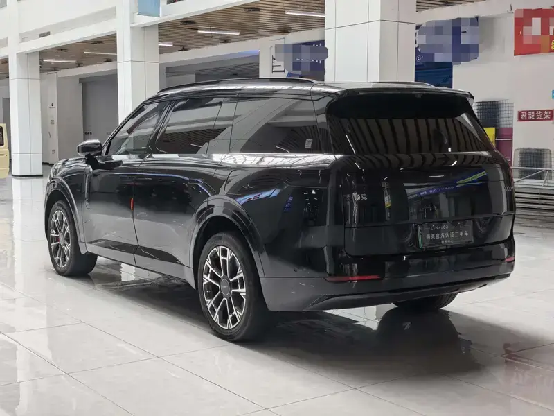 2025 Lynk & Co 900 с пробегом 55 800 км