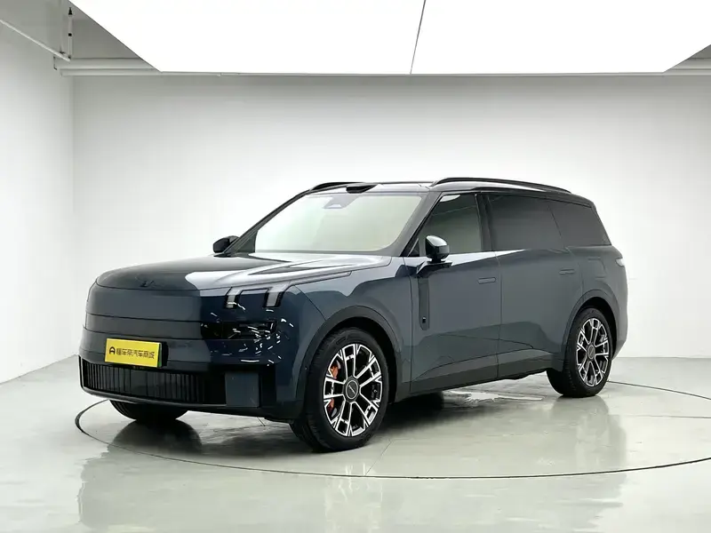 2025 Lynk & Co 900 с пробегом 22 800 км