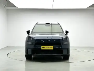 2025 Lynk & Co 900 с пробегом 22 800 км
