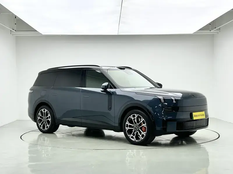 2025 Lynk & Co 900 с пробегом 22 800 км