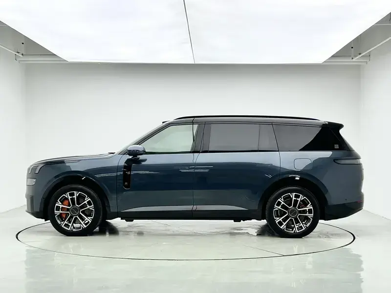 2025 Lynk & Co 900 с пробегом 22 800 км