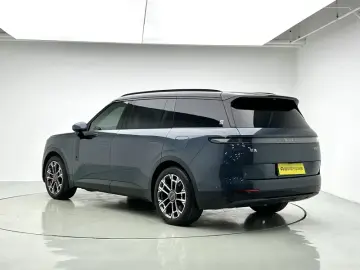 2025 Lynk & Co 900 с пробегом 22 800 км