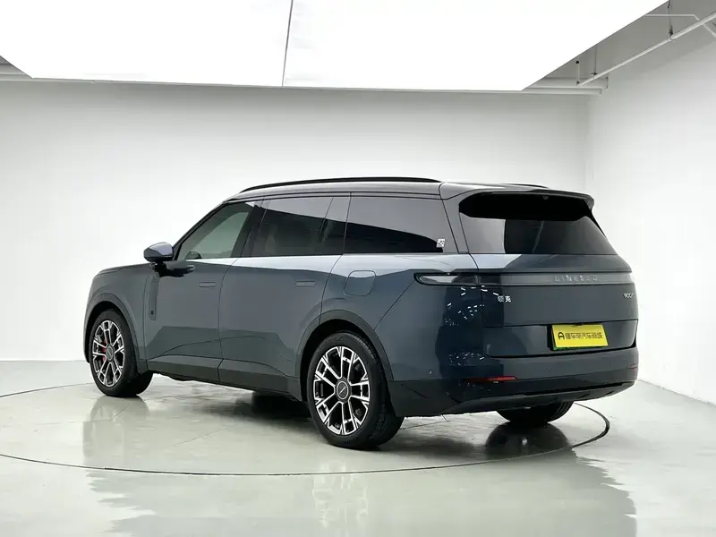2025 Lynk & Co 900 с пробегом 22 800 км