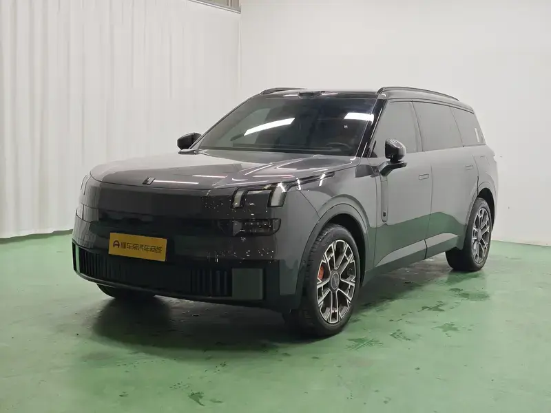 2025 Lynk & Co 900 с пробегом 29 000 км
