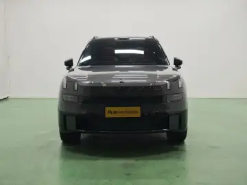 2025 Lynk & Co 900 с пробегом 29 000 км