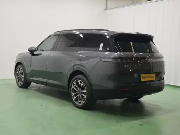2025 Lynk & Co 900 с пробегом 29 000 км