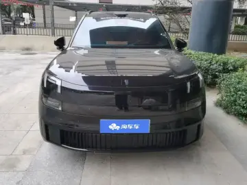 2025 Lynk & Co 900 с пробегом 46 000 км