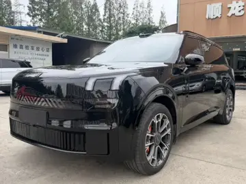 2025 Lynk & Co 900 с пробегом 23 000 км