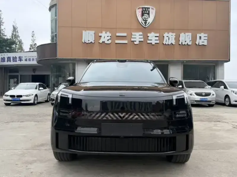 2025 Lynk & Co 900 с пробегом 23 000 км
