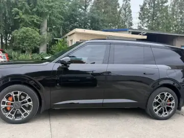 2025 Lynk & Co 900 с пробегом 23 000 км