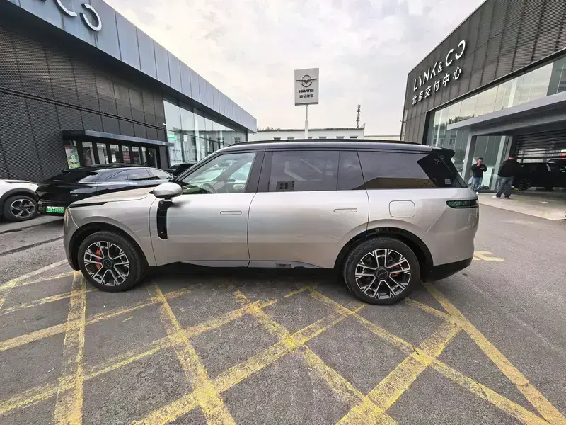 2025 Lynk & Co 900 с пробегом 800 км