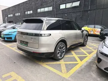 2025 Lynk & Co 900 с пробегом 800 км