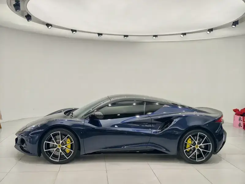 2022 Lotus Emira с пробегом 10 000 км