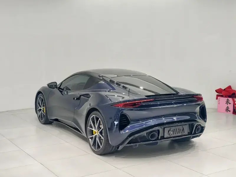 2022 Lotus Emira с пробегом 10 000 км