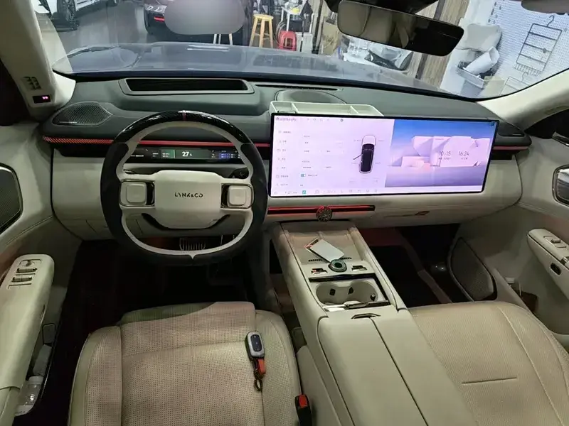 2025 Lynk & Co 900 с пробегом 5 000 км
