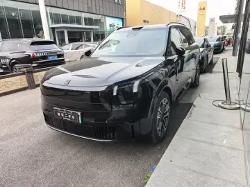 2025 Lynk & Co 900 с пробегом 900 км