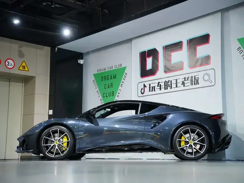 2022 Lotus Emira с пробегом 15 900 км