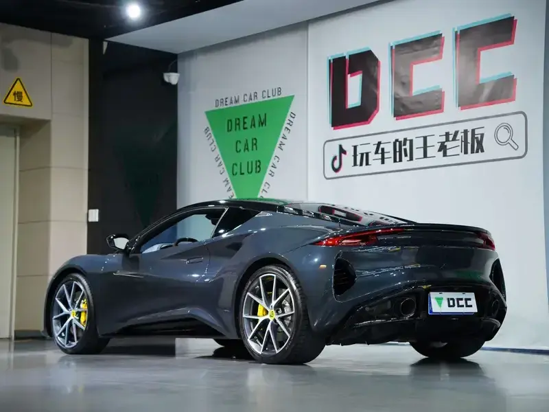 2022 Lotus Emira с пробегом 15 900 км