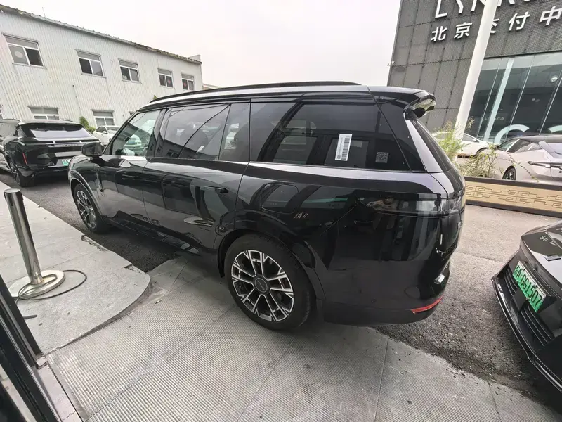 2025 Lynk & Co 900 с пробегом 900 км