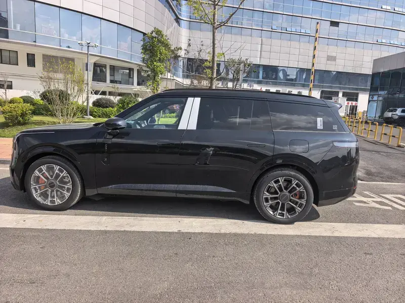 2025 Lynk & Co 900 с пробегом 100 км