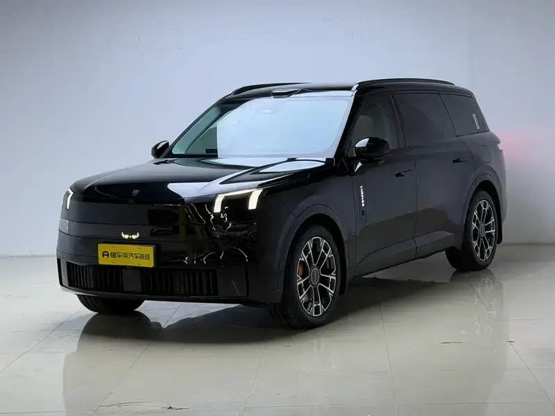 2025 Lynk & Co 900 с пробегом 23 700 км