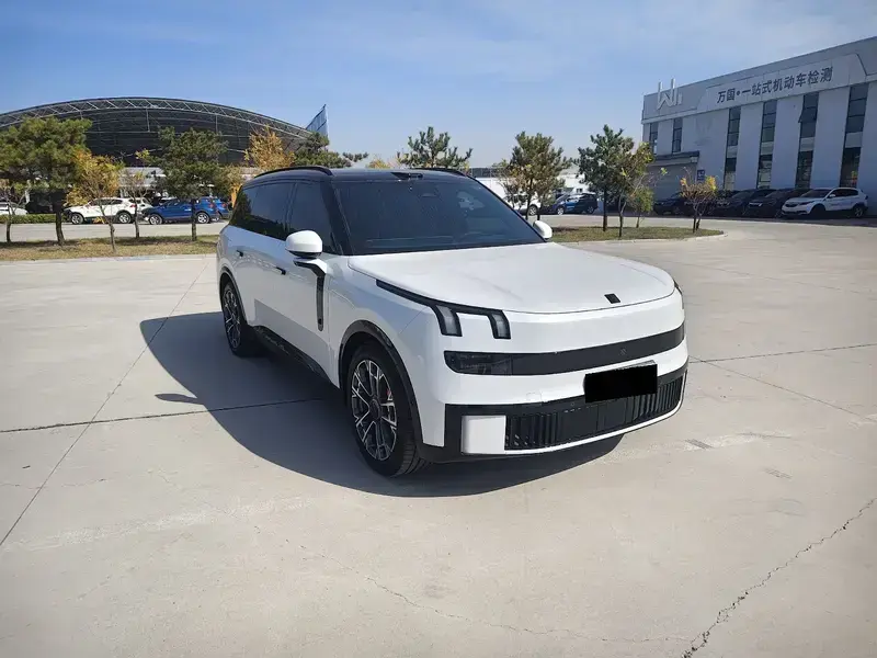 2025 Lynk & Co 900 с пробегом 21 000 км