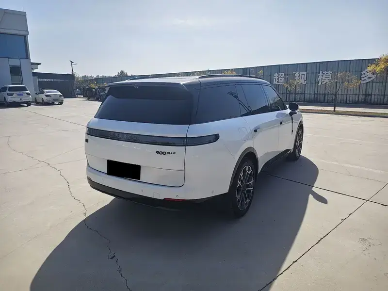 2025 Lynk & Co 900 с пробегом 21 000 км