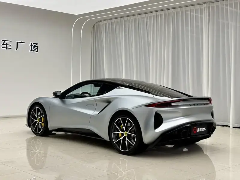 2022 Lotus Emira с пробегом 8 000 км