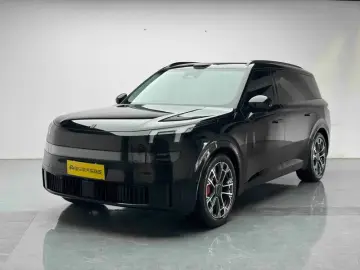 2025 Lynk & Co 900 с пробегом 25 800 км