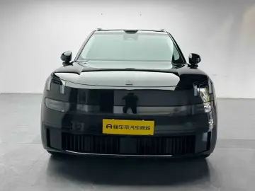 2025 Lynk & Co 900 с пробегом 25 800 км