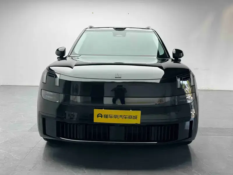 2025 Lynk & Co 900 с пробегом 25 800 км