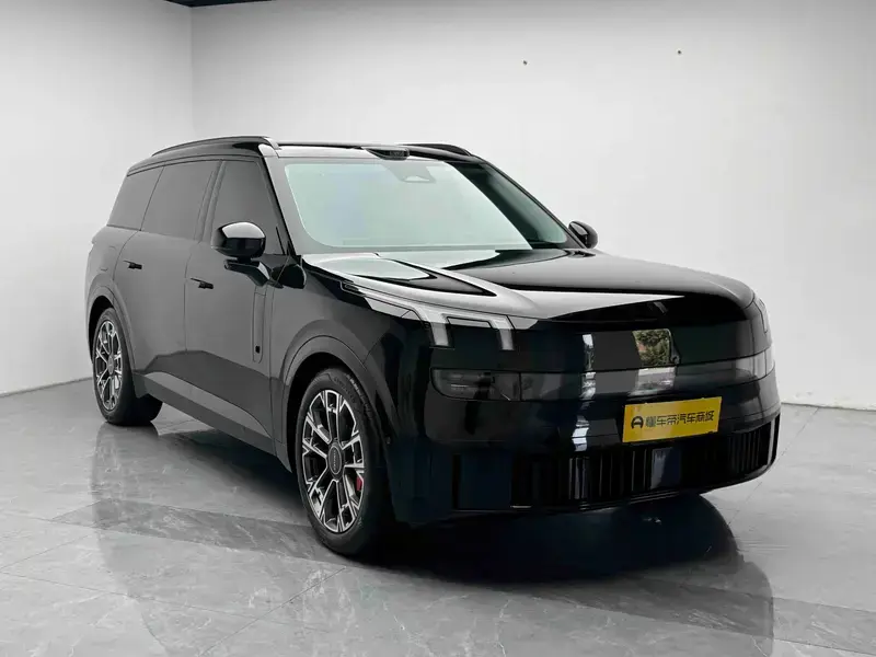 2025 Lynk & Co 900 с пробегом 25 800 км
