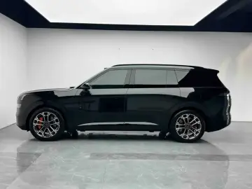 2025 Lynk & Co 900 с пробегом 25 800 км