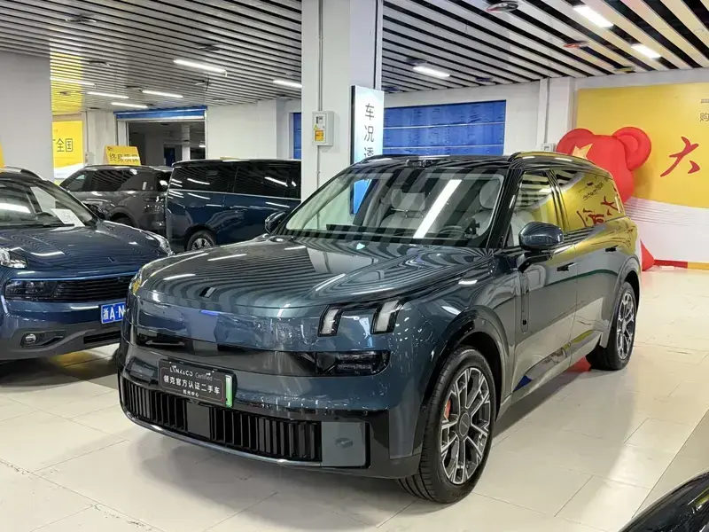2025 Lynk & Co 900 с пробегом 6 000 км