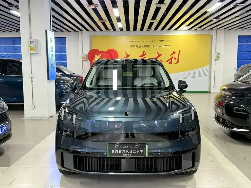 2025 Lynk & Co 900 с пробегом 6 000 км