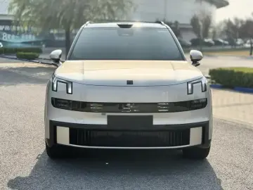 2025 Lynk & Co 900 с пробегом 8 000 км
