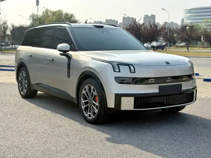 2025 Lynk & Co 900 с пробегом 8 000 км