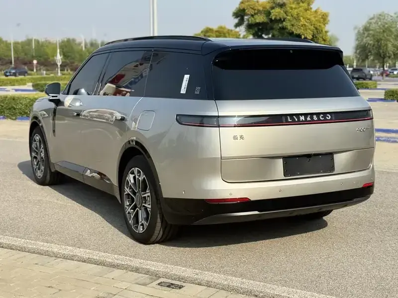 2025 Lynk & Co 900 с пробегом 8 000 км