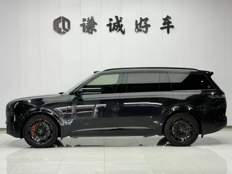 2025 Lynk & Co 900 с пробегом 55 000 км