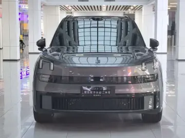 2025 Lynk & Co 900 с пробегом 28 000 км