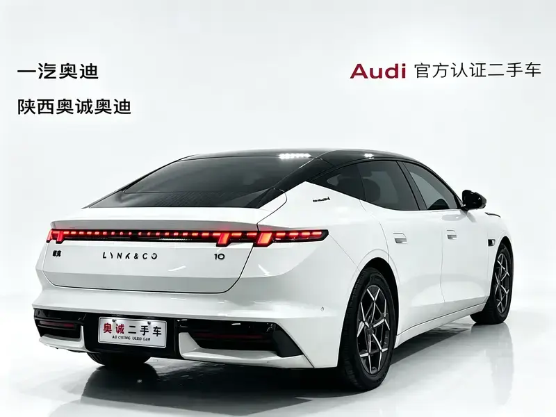 2026 Lynk & Co 10 с пробегом 12 000 км