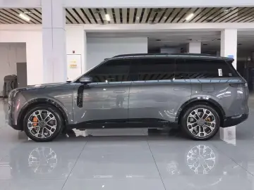 2025 Lynk & Co 900 с пробегом 28 000 км
