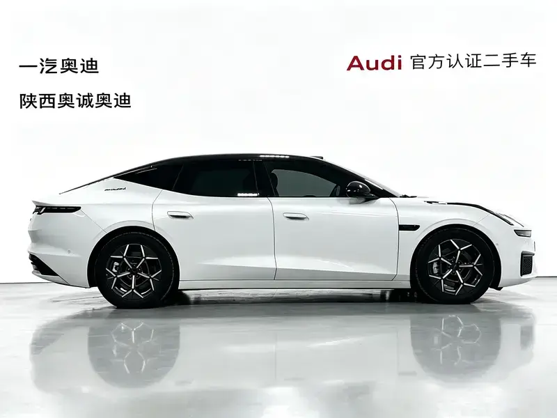 2026 Lynk & Co 10 с пробегом 12 000 км