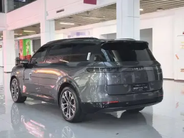 2025 Lynk & Co 900 с пробегом 28 000 км