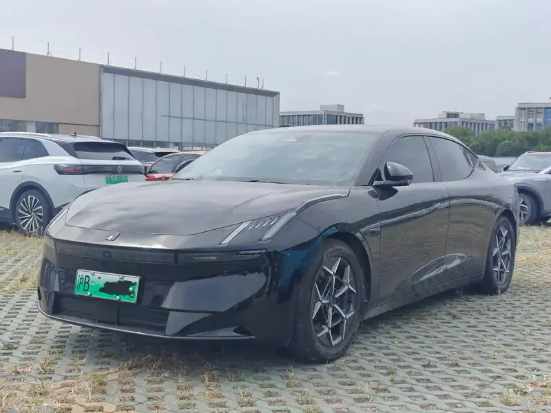 2024 Lynk & Co Z10 с пробегом 8 000 км
