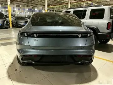 2024 Lynk & Co Z10 с пробегом 27 000 км
