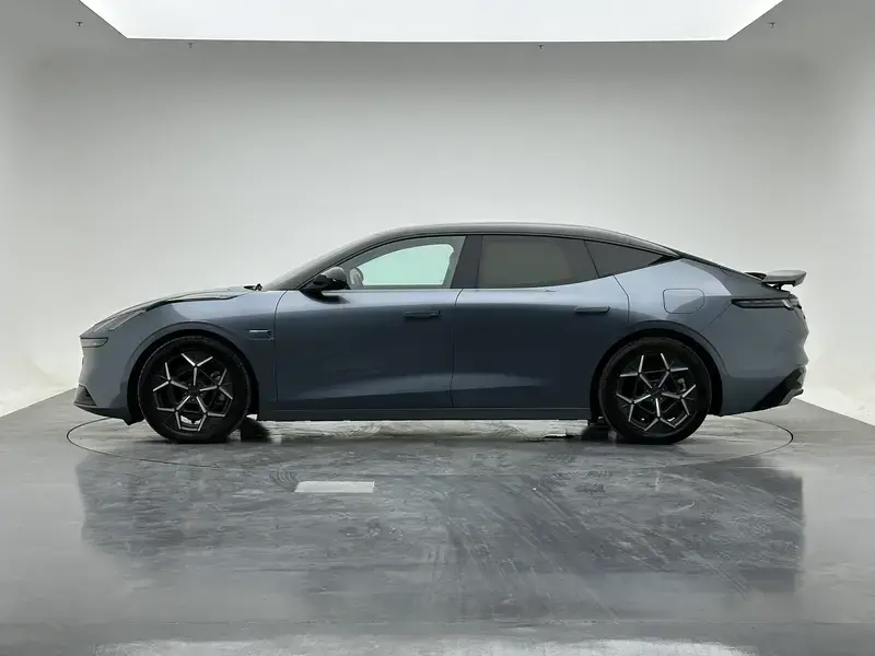 2024 Lynk & Co Z10 с пробегом 27 400 км