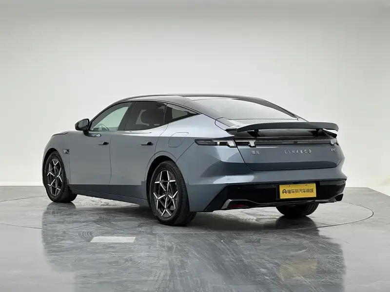2024 Lynk & Co Z10 с пробегом 27 400 км