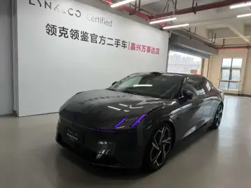 2024 Lynk & Co Z10 с пробегом 12 000 км