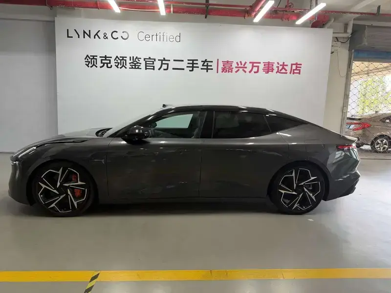 2024 Lynk & Co Z10 с пробегом 12 000 км